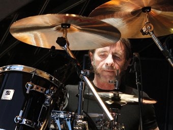 ����������� ����������� ������ AC/DC ���������� �� ���������� � ����������� �������